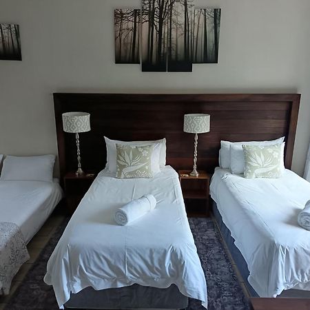 Three Olives Guesthouse سنتوريون المظهر الخارجي الصورة