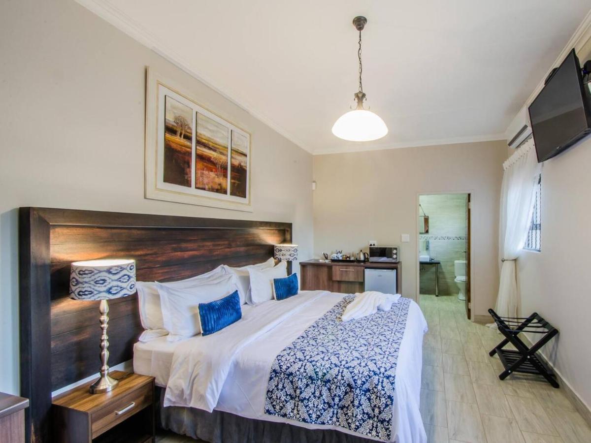 Three Olives Guesthouse سنتوريون المظهر الخارجي الصورة