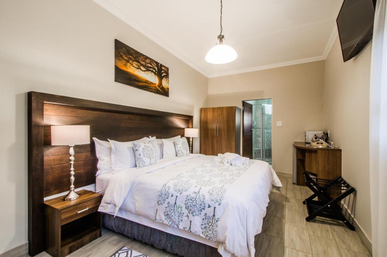 Three Olives Guesthouse سنتوريون المظهر الخارجي الصورة