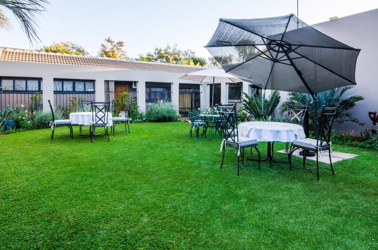 Three Olives Guesthouse سنتوريون المظهر الخارجي الصورة