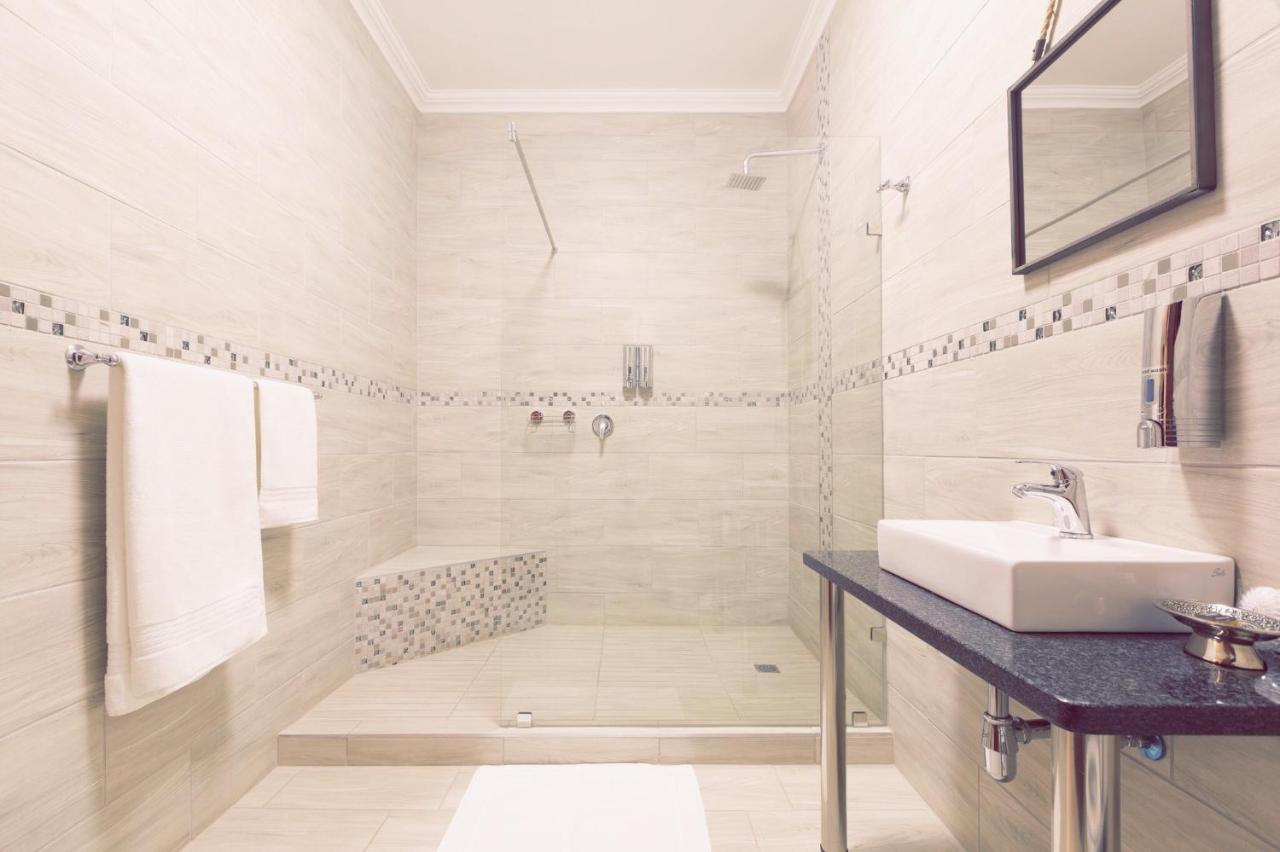 Three Olives Guesthouse سنتوريون المظهر الخارجي الصورة