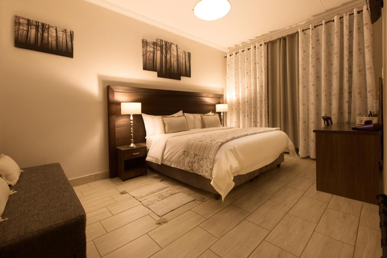 Three Olives Guesthouse سنتوريون المظهر الخارجي الصورة