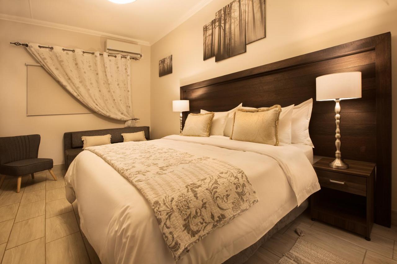 Three Olives Guesthouse سنتوريون المظهر الخارجي الصورة